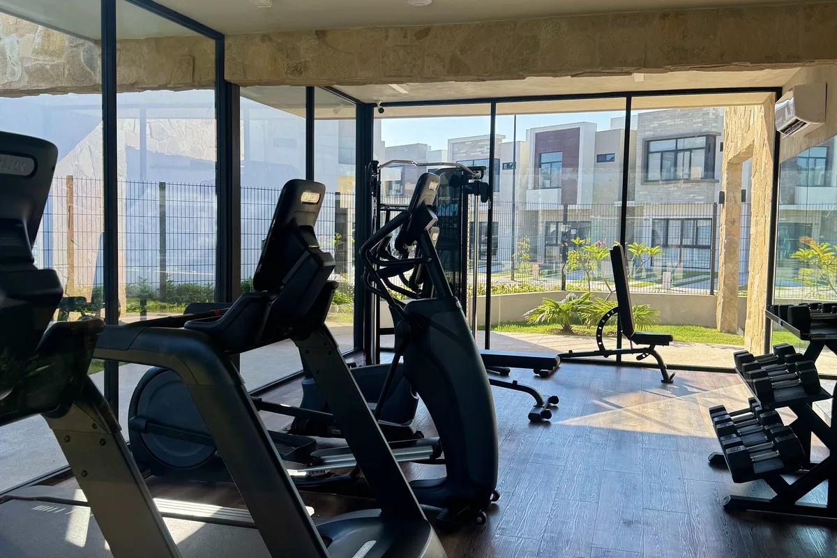 Los Encinos – gimnasio